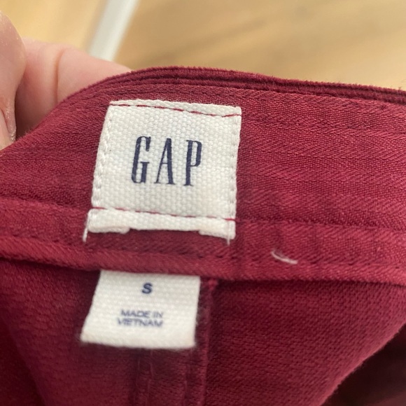 Gap Merlot/wine/burgundy colored fine corduroy button front skirt - Picture 3 of 3